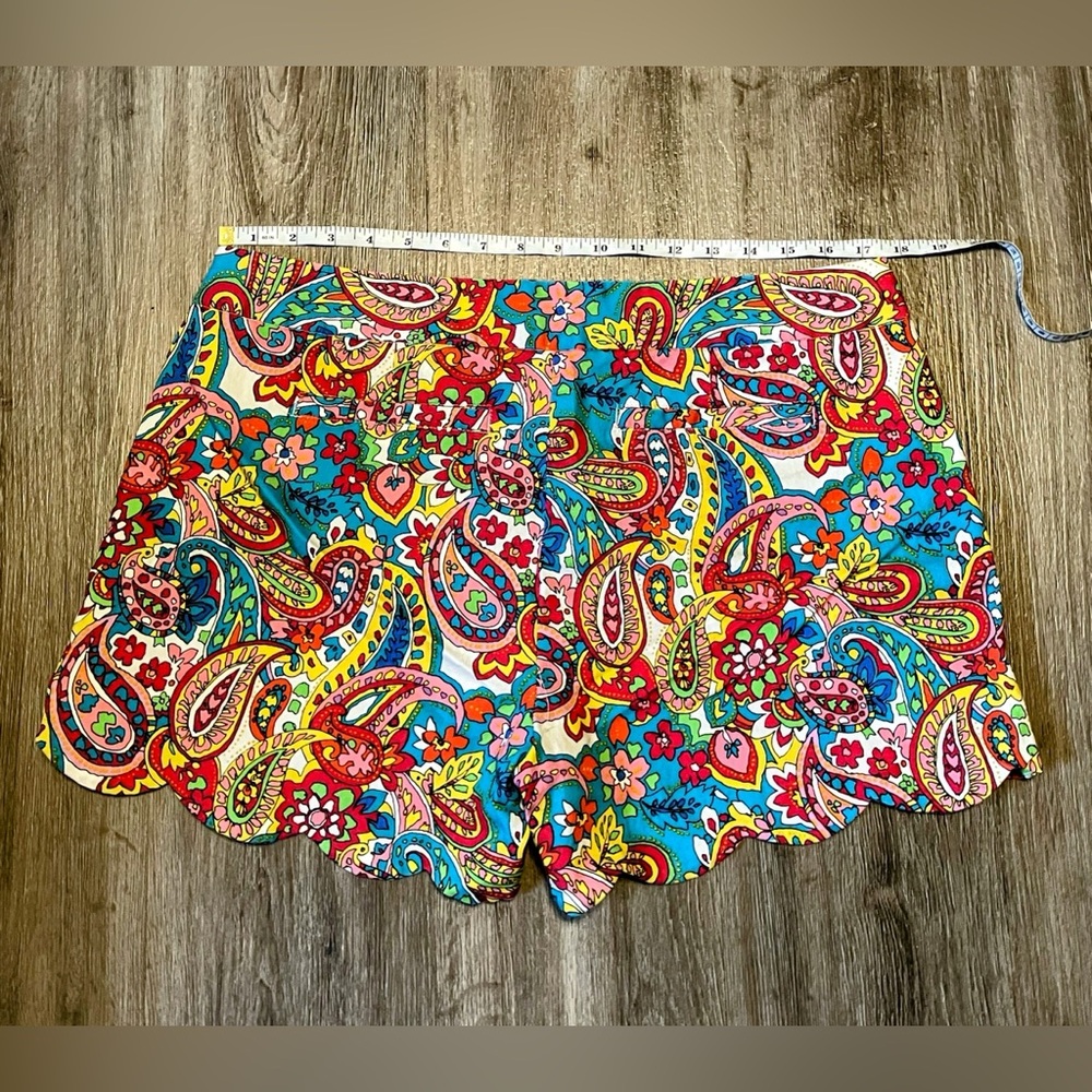 Paisley Scalloped hem Shorts size 14 - Picture 3 of 4
